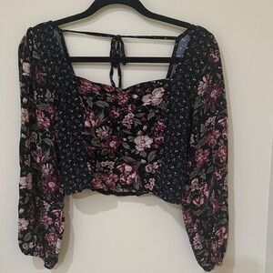 American Eagle Outfitters Floral Women’s Blouse  💯 Cotton Size L Cropped Top